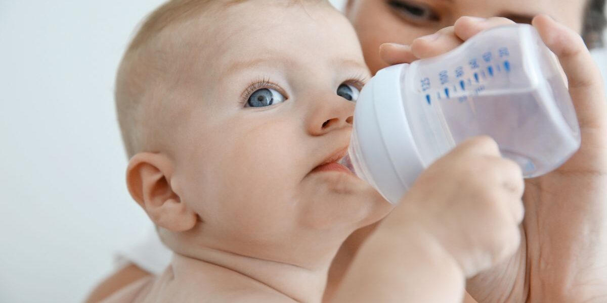 bebê pode começar a beber água