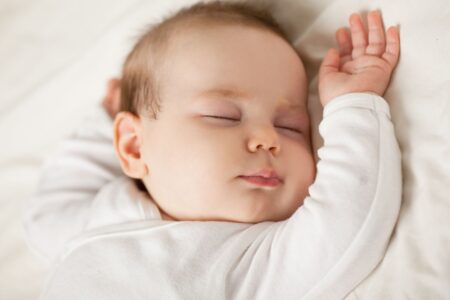 Descubra como estabelecer uma rotina de sono saudável para o seu bebê com dicas valiosas de especialistas experientes e confiáveis.