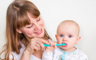 Escova de dente para bebê