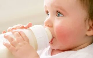 Leite para bebê de 1 ano: qual é o mais recomendado?