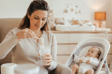 Fórmula infantil pode ficar pronta na geladeira?