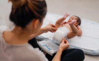 Fralda Pampers: Bebê Seco e Feliz a Noite Toda! Entenda como manter o conforto, prevenir irritações e melhorar o sono do bebê.