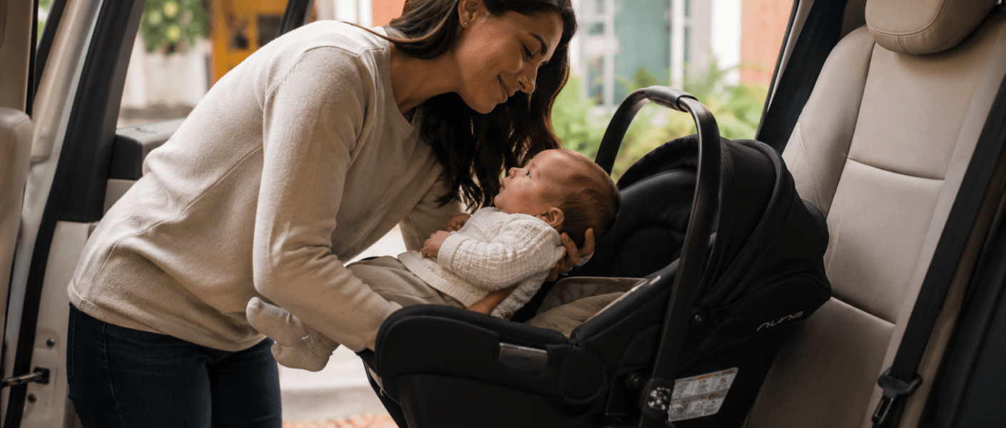 Bebê conforto esquenta muito? Como evitar calor excessivo, desidratação e desconforto com cuidados seguros no carro.