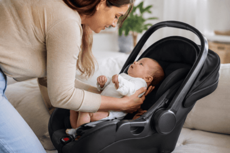 Bebê conforto com estofamento removível é melhor? Entenda higiene, segurança, conforto e cuidados na lavagem.