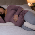 Qual a melhor posição para dormir durante a gestação?