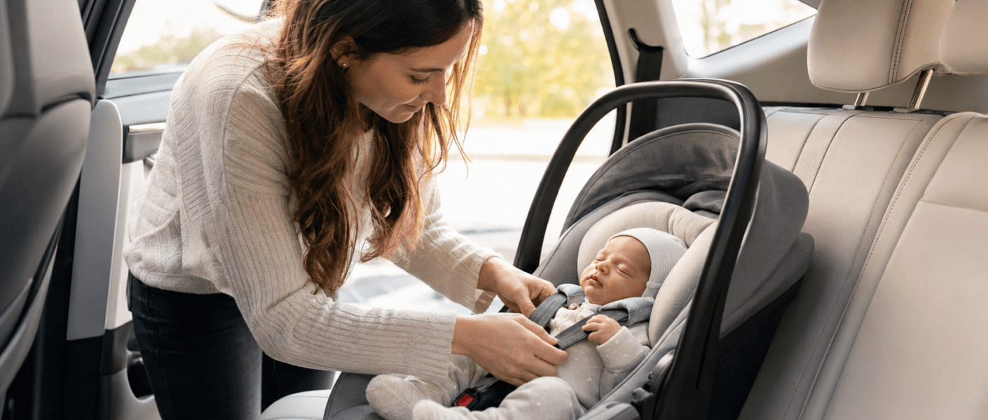 Bebê conforto pode ser usado em recém-nascidos muito pequenos? Veja critérios de peso, ajuste, respiração e segurança.