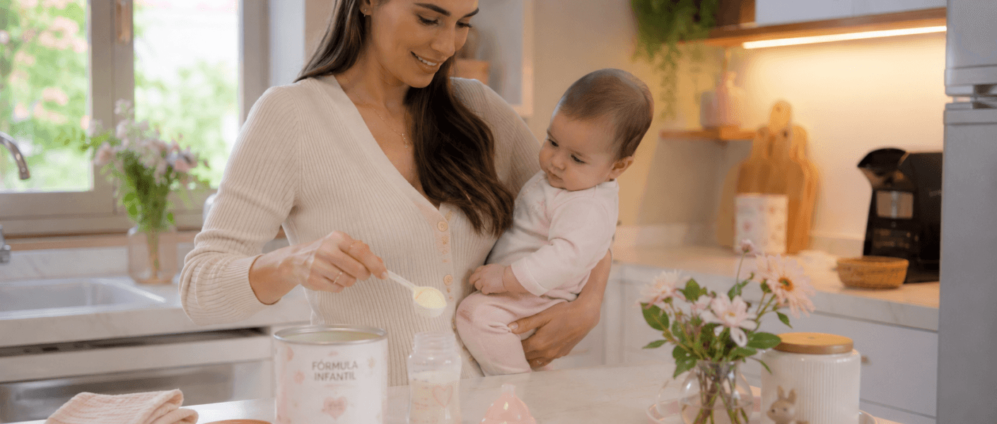 Fórmula infantil para bebês com refluxo é eficaz? Entenda indicações, benefícios, limitações e cuidados na escolha.