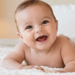 Bebê sem dentes precisa fazer higiene bucal? Veja o que é recomendado