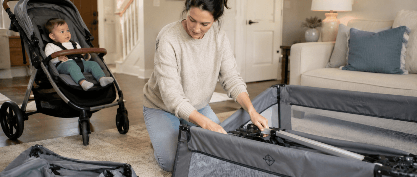 O bebê pode brincar dentro do berço portátil? Veja cuidados com brinquedos, supervisão, sono e desenvolvimento seguro.