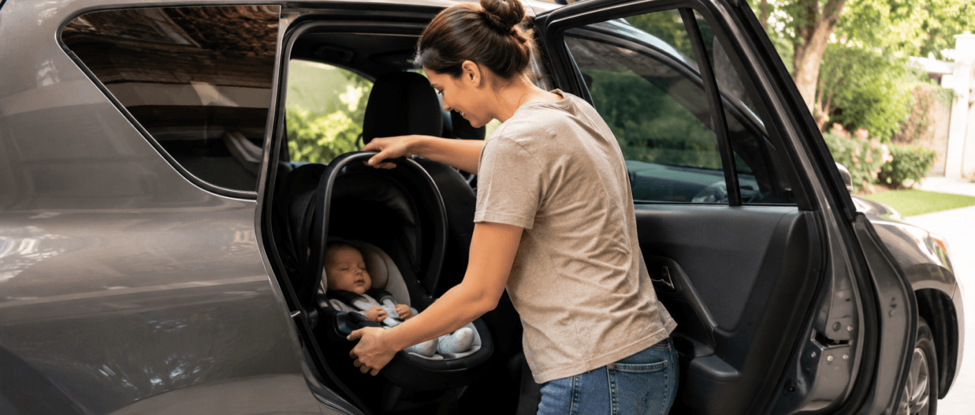 Qual bebê conforto é indicado para recém-nascidos? Entenda posição, tamanho, ajuste e critérios essenciais de segurança.