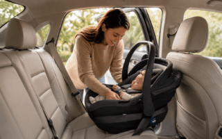 Bebê conforto o que muda entre os modelos? Entenda diferenças de peso, base, instalação, segurança e conforto.