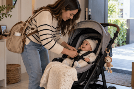 Quais erros evitar ao escolher um carrinho de bebê? Veja cuidados com segurança, conforto, tamanho, freios e cinto.